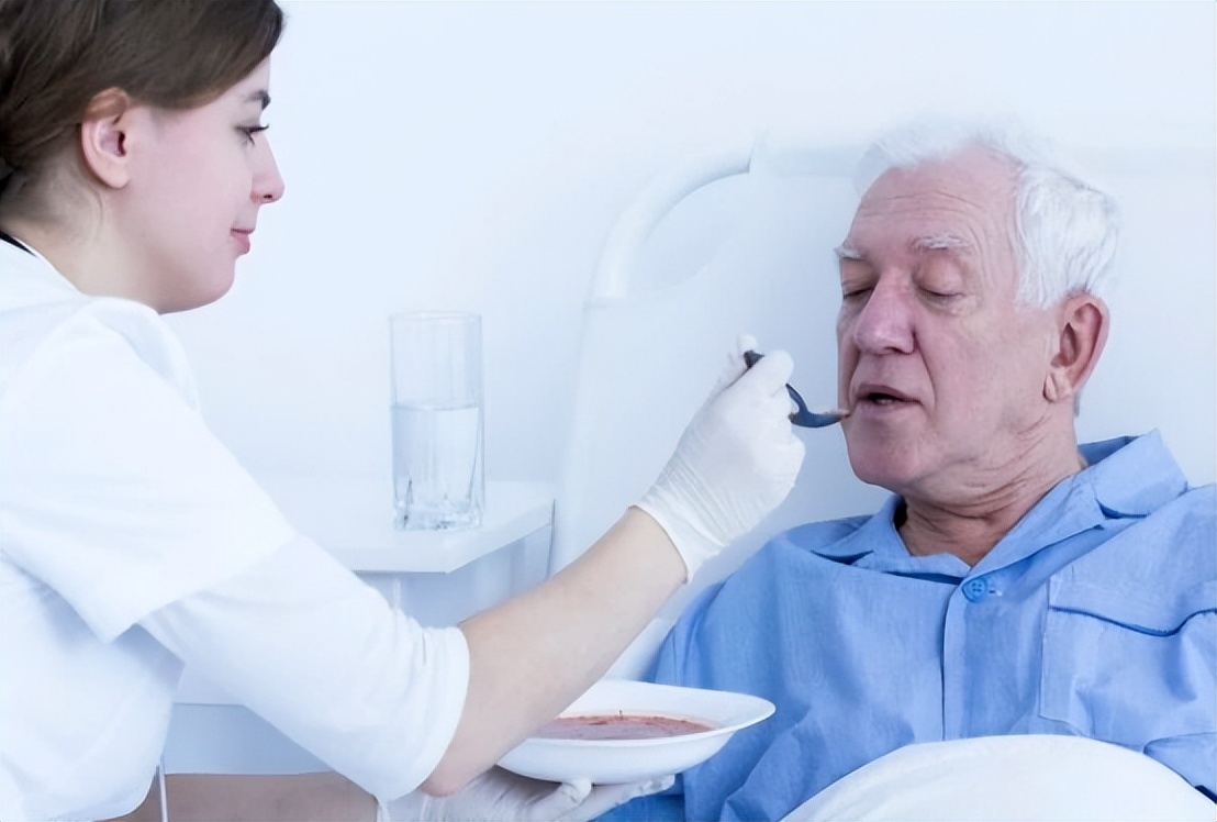 脑梗塞引起的焦虑症怎么办,脑梗塞发作时最迫切的急救方法是