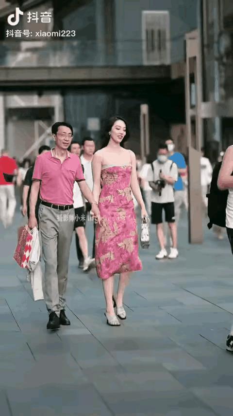 “街拍门”持续发酵！曝董小姐并非富二代，中石油股价连涨3天