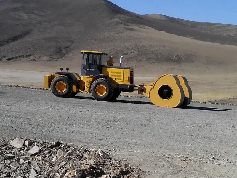 新建梅花冲击压路机碾压施工案例,冲击式压路机