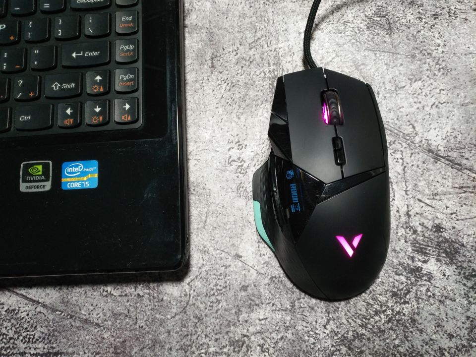 游戏鼠标性价比之选雷柏v30体验,雷柏rapoo雷柏vt900鼠标