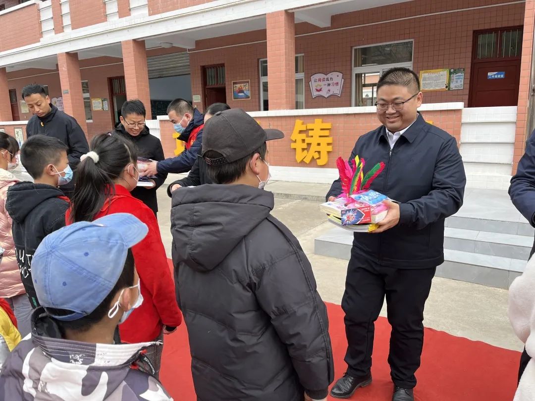 宝鸡共青团志愿者,助力乡村振兴公益创投志愿服务