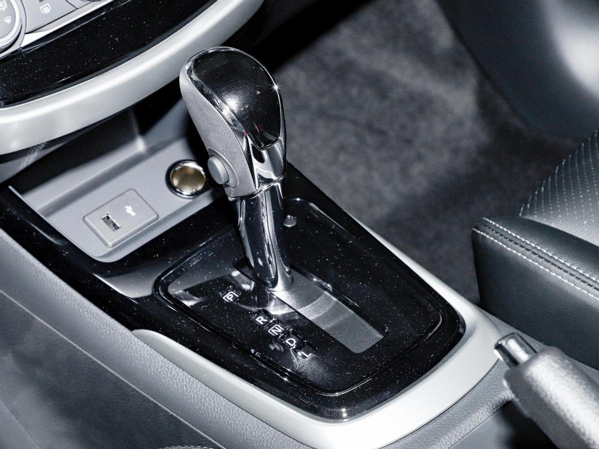 10万内代步车油耗低点,10万油耗低的代步车