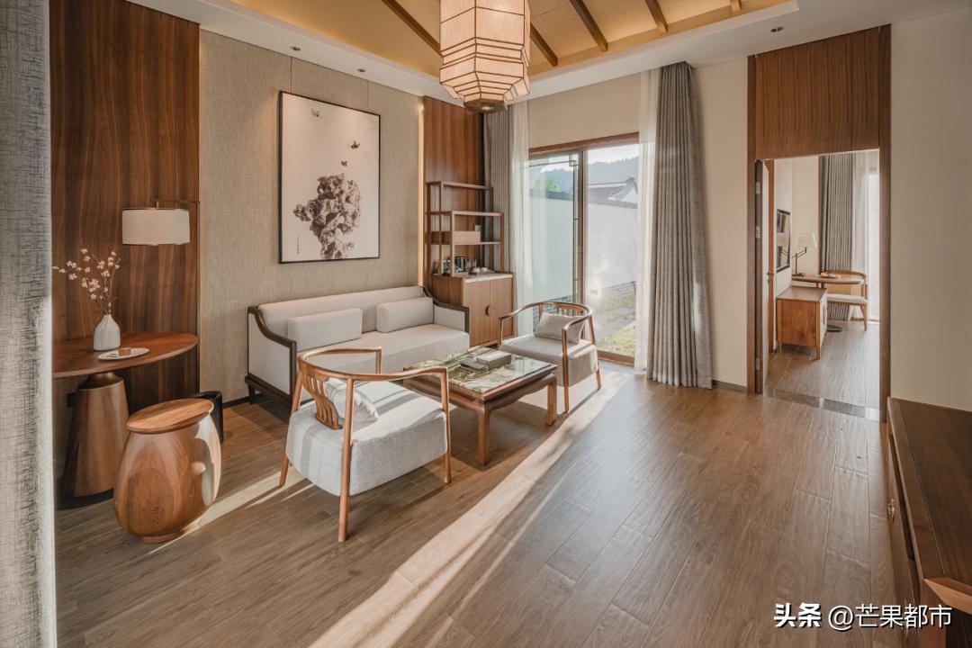 高山峡谷里的温泉,藏着与世隔绝的天然温泉