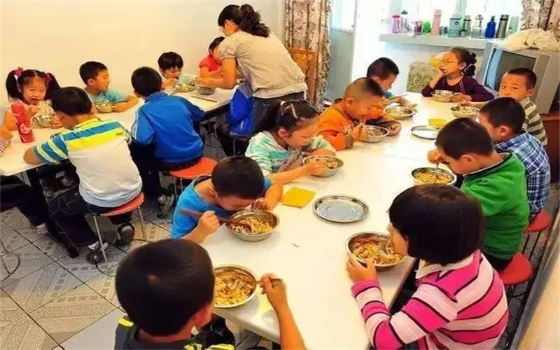 普通人想在一线城市买房,月收入多少能一线城市买房