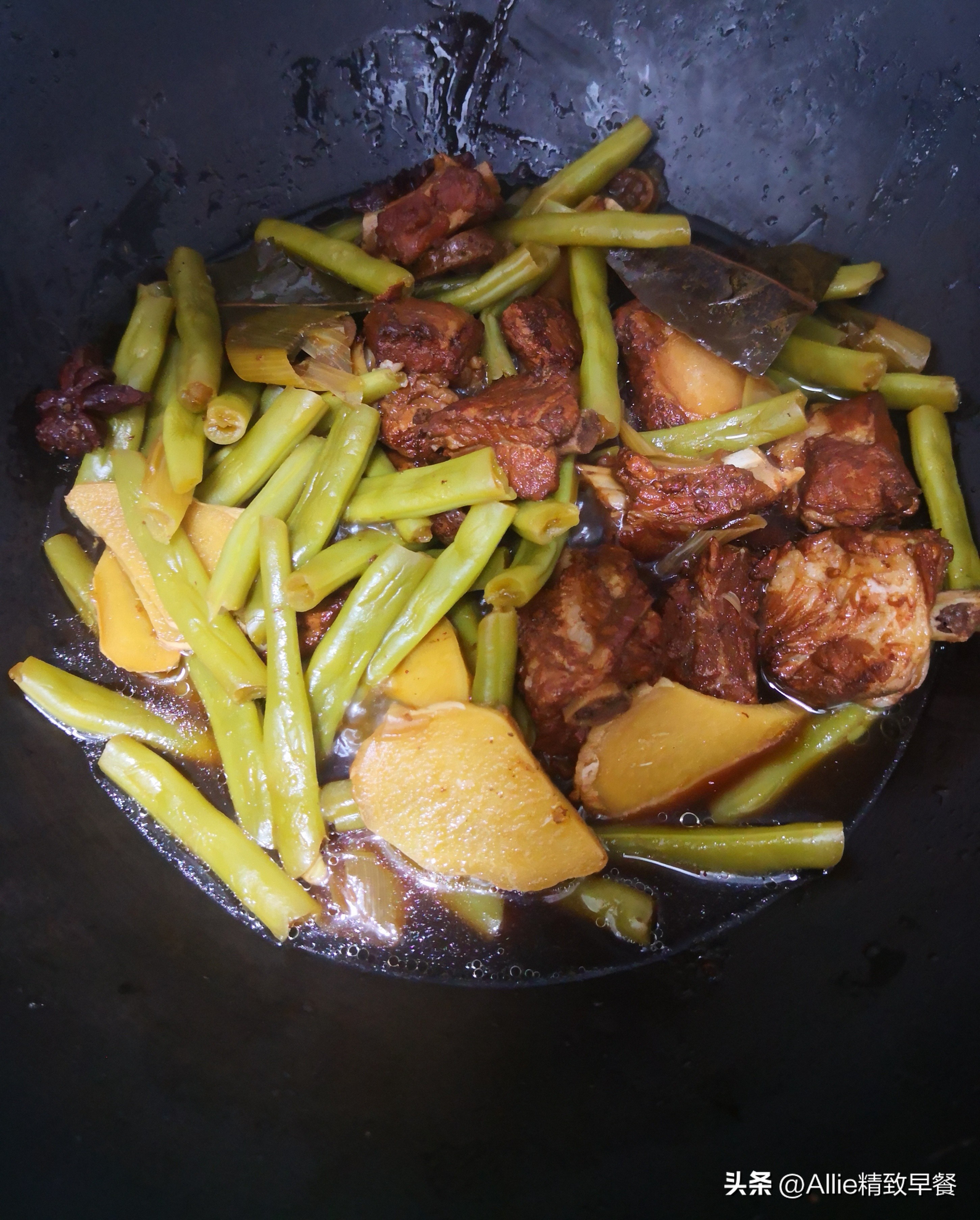 砂锅焖面老是粘锅怎么回事,豆角土豆西红柿焖面不会粘锅