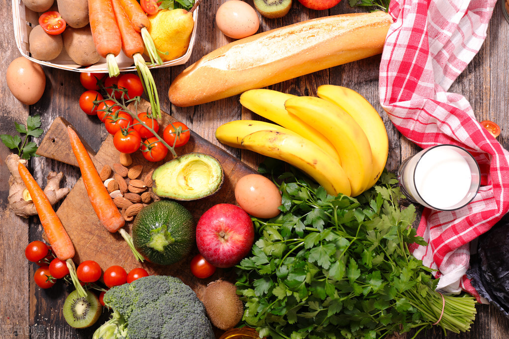 钟南山院士谈不老秘诀,钟南山9分钟养生法