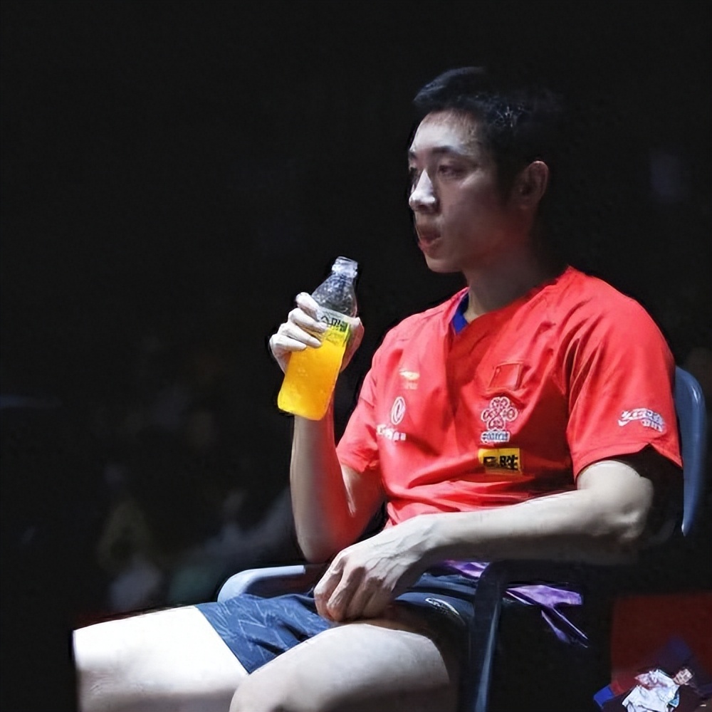 许昕开球馆张继科去了么,许昕乒乓球赛