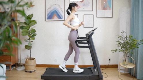 跑步机的正确的锻炼方法,简单的跑步机训练方法