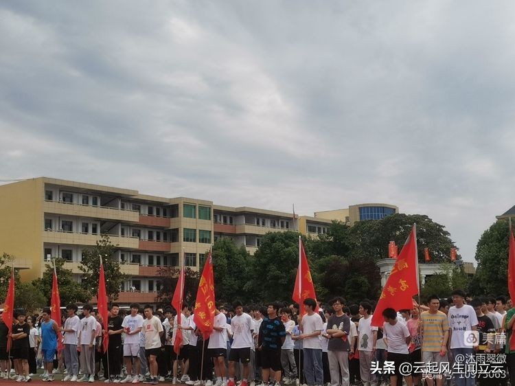 致高考考生及家长的一封信,广大高考考生家长一封信