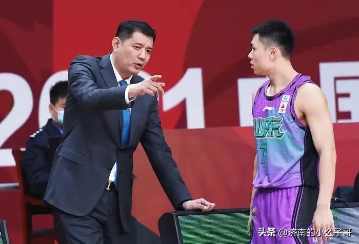 杨毅说巩晓彬江湖地位,杨毅评价巩晓彬和丁彦雨航