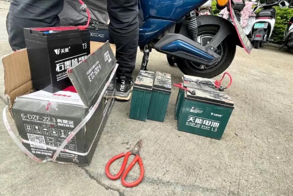 电动车电瓶超威和天能如何选择,为什么聪明人换电池