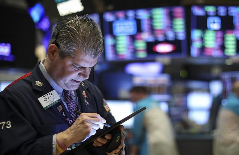 中国或减持7000亿元美债,境外投资者大幅减持中国债券