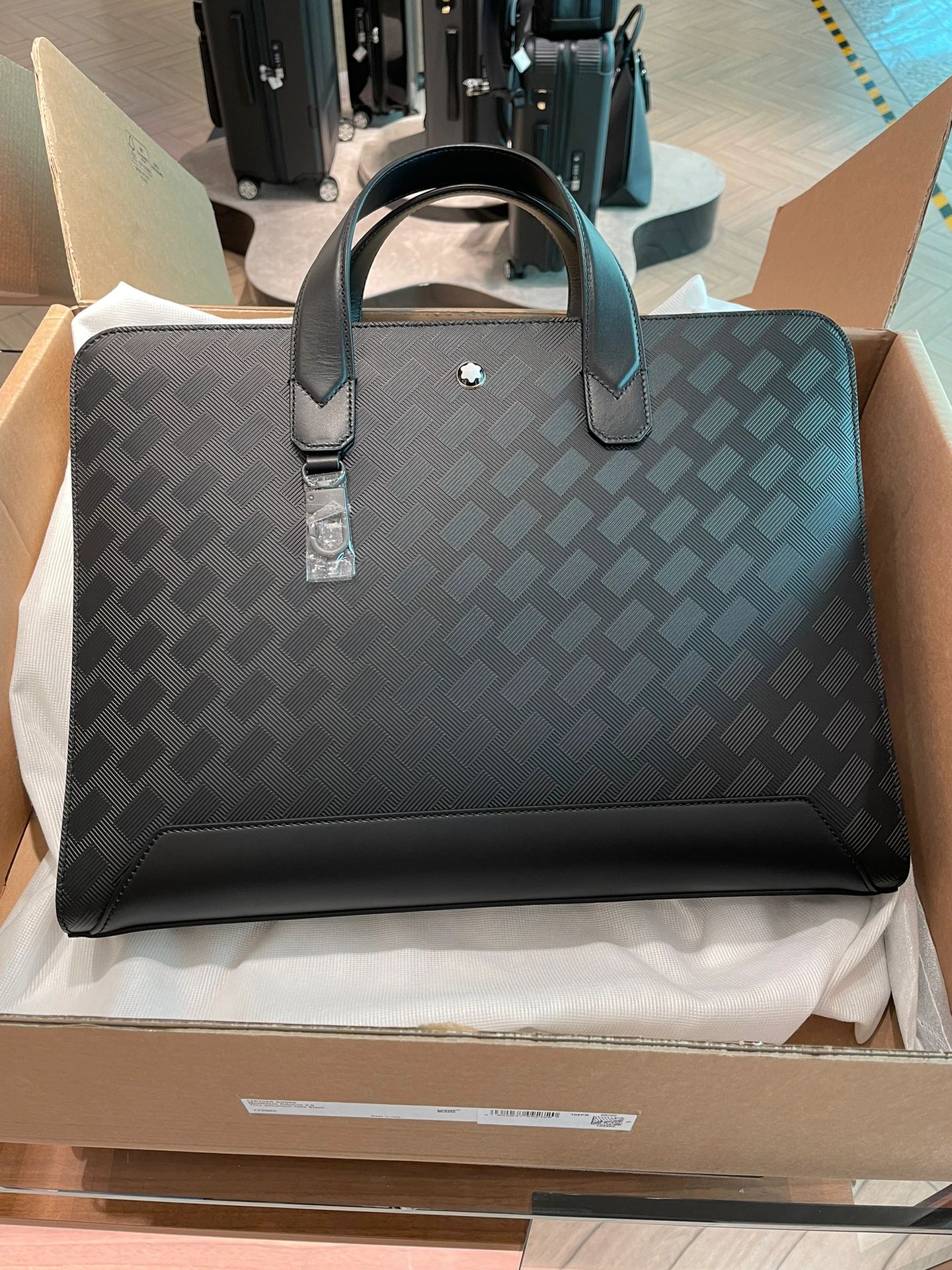 万宝龙公文包与prada档次,montblanc万宝龙公文包