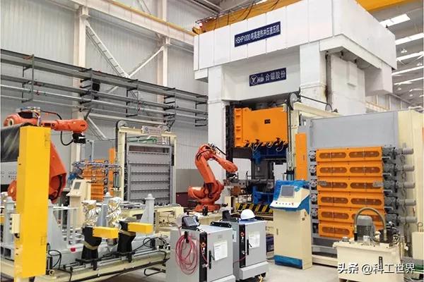 跻身世界前三！中国汽车高强度钢热成形液压机床与德国瑞典并列