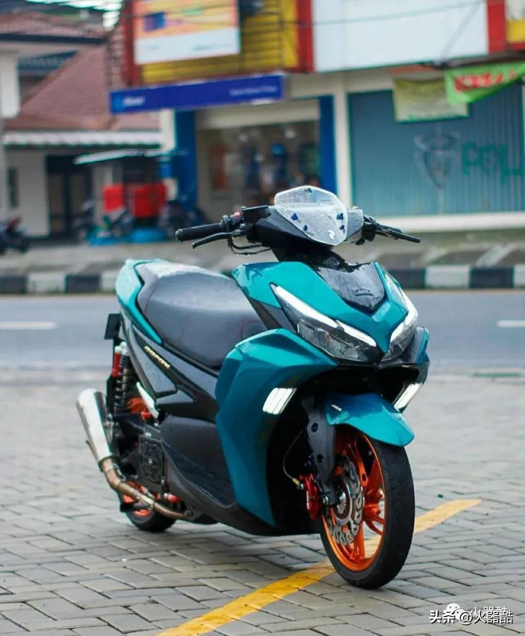 雅马哈nvx155帅气视频,aerox155与nvx155哪个好