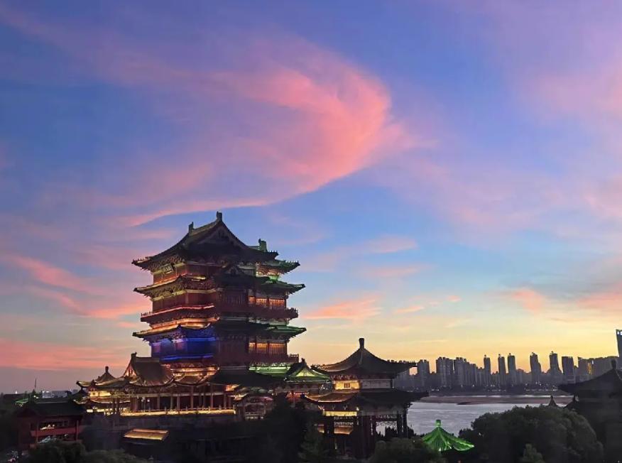 滕王阁为什么这么多年不倒,滕王阁历史多久了