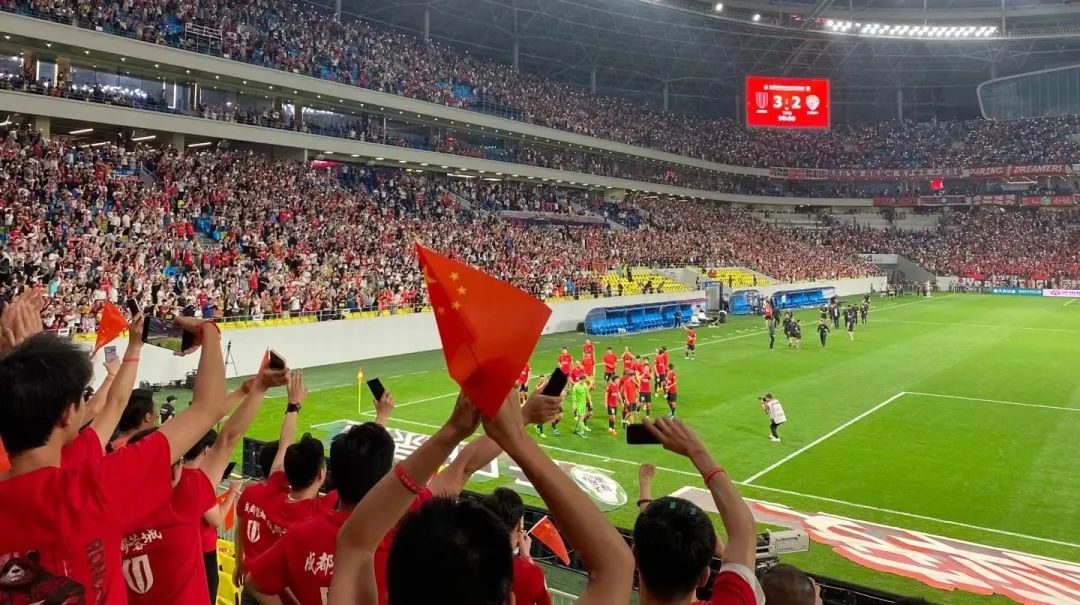 去凤凰山看球赛哪里停车,凤凰山看球赛地铁交通指南