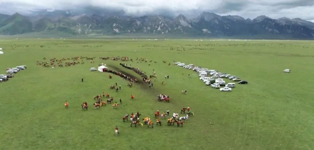 火出圈啦,甘孜文旅局长化身侠客火出圈