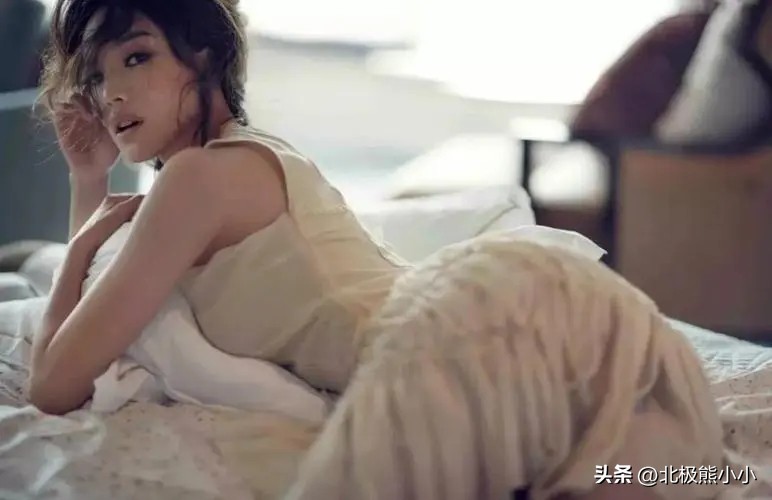 献身大佬一脱成名，私交混乱又当又立，“硬盘女神”舒淇现形记