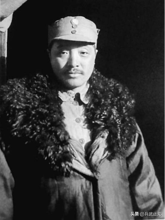 爱叨烟斗，爱留胡子，“两把菜刀闹革命”的元帅，贺龙一生