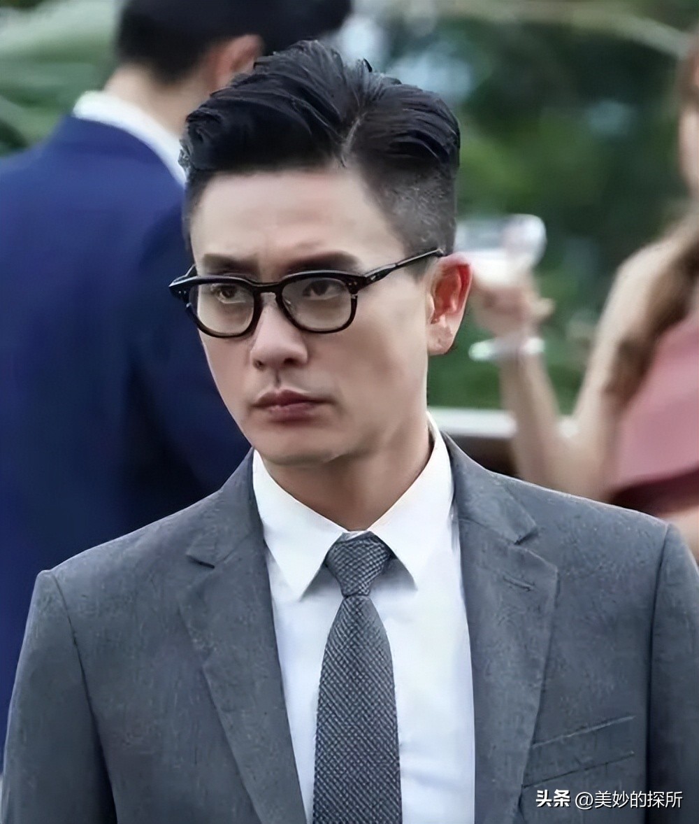 黄宗泽钟汉良同台,钟汉良和黄宗泽谁大