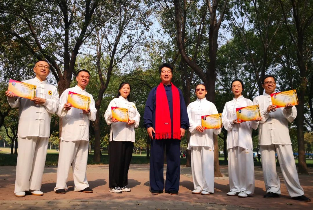 太极拳抖颤教学,太极拳的抖动是怎样练出来的