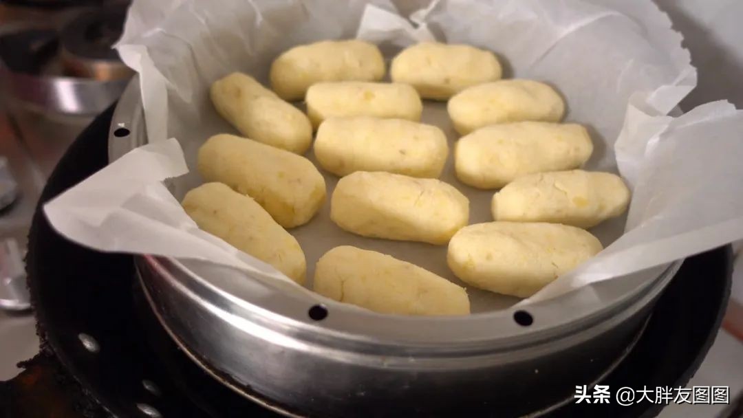 土豆最好吃的做法不要焯水,土豆不炒不蒸这样做酸甜微辣
