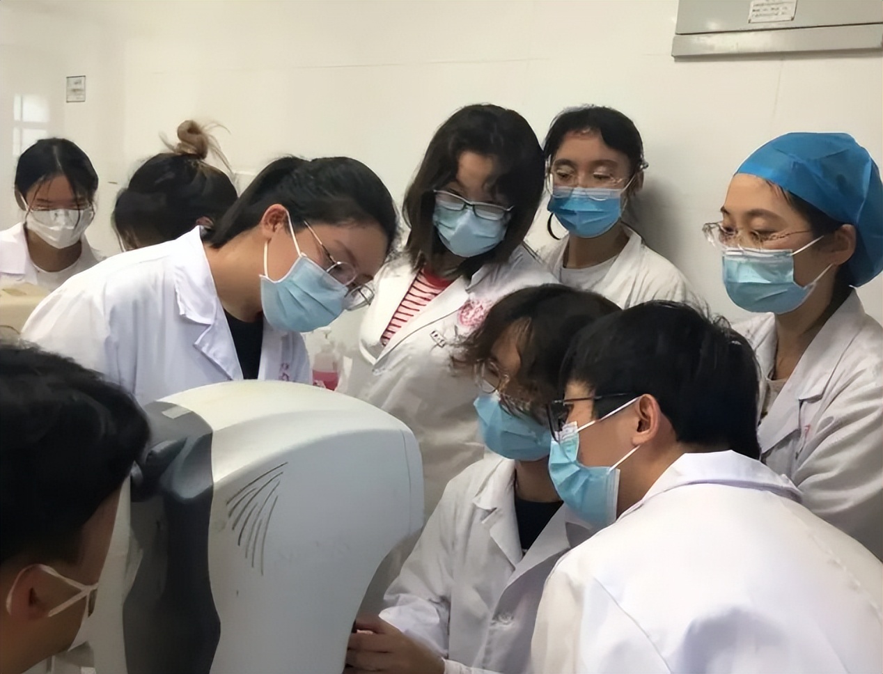 高考生学医与不学医,高考生报考中医好还是西医好