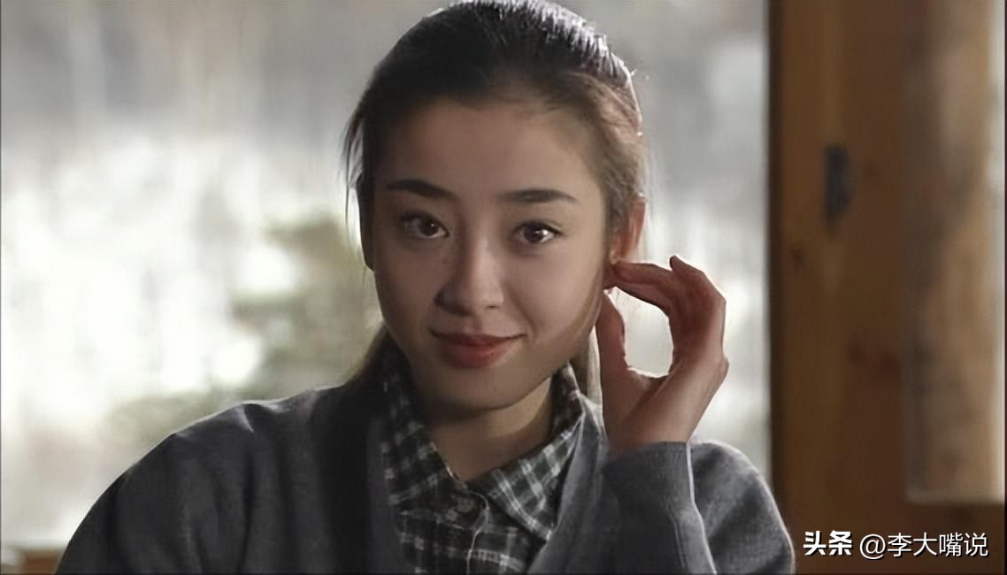 被母亲送给导演，被强迫拍摄，她的一生有多可悲