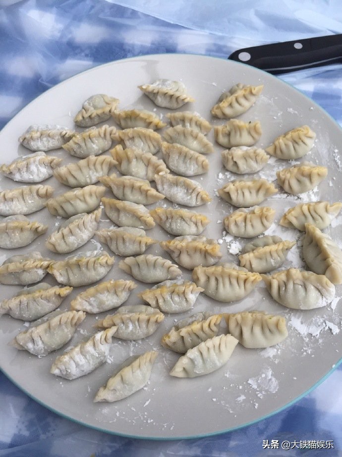 表面是女神,表面上是女神