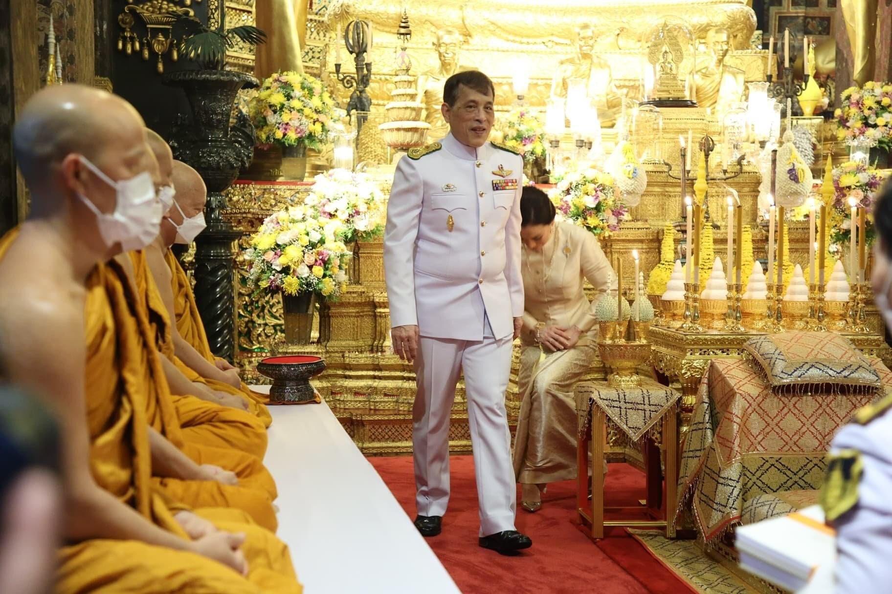 泰国王后苏提达制服,泰国苏提达王后最新衣服