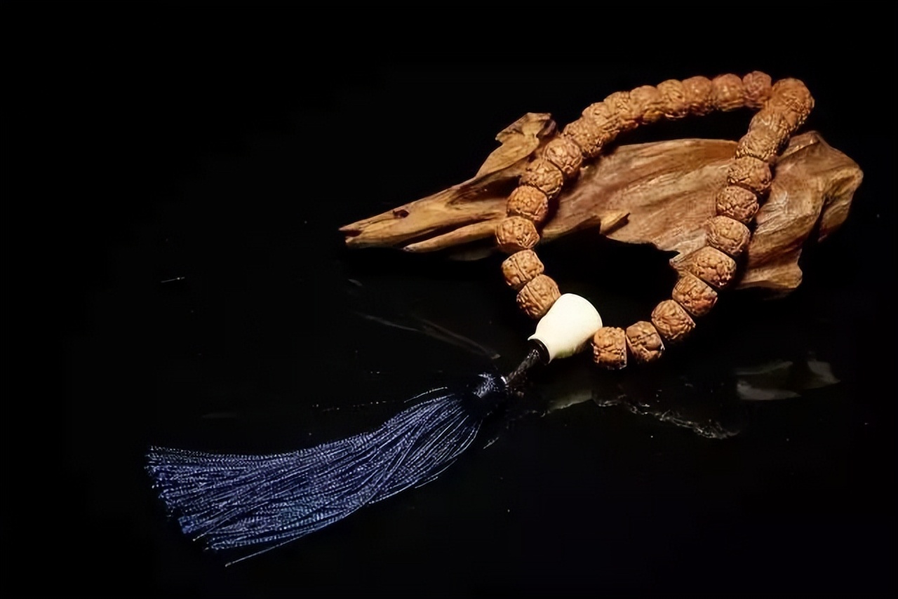 藏式小金刚包浆玉化图,藏式小金刚单圈包浆