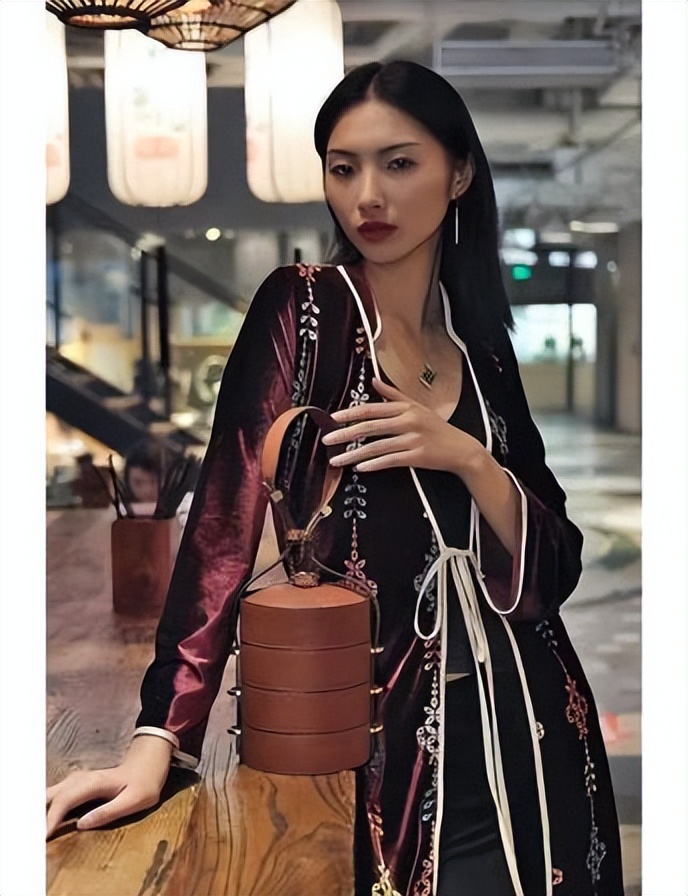 都说新中式服装品牌叫好不叫座，看看我是如何做到了盈利的？