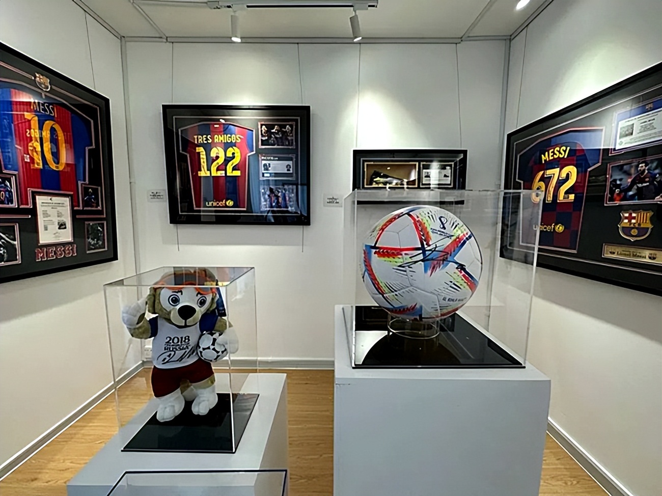 梅西c罗签名球鞋,梅西c罗内马尔亲笔签名