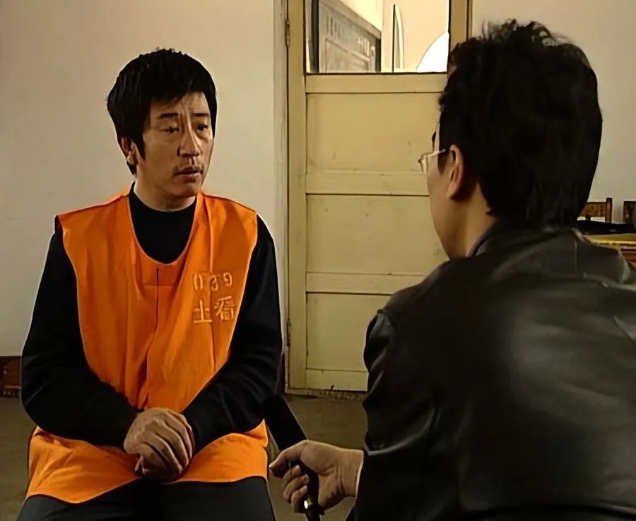 182万买手机靓号,诈骗13亿入狱,“万里大造林”的*相贵陈**,东山再起