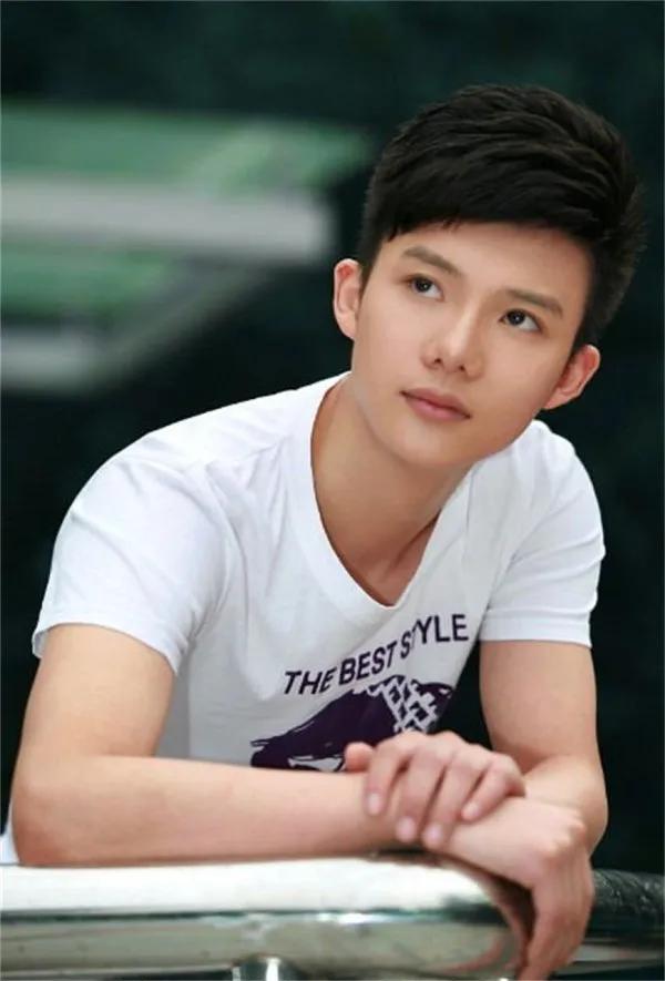 男生长太帅怎么办,男人太帅了也会有烦恼吗