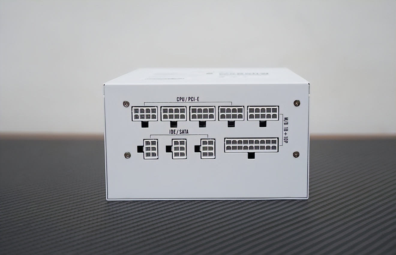 双11装机汇报：13700KF+七彩虹Z790+骨伽天吴T5水冷投入1个W