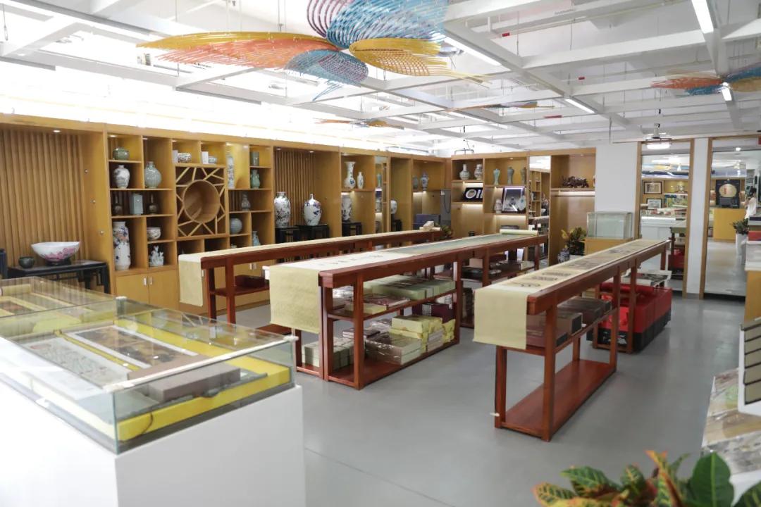 改良版旗袍的面料,如何能让旧旗袍面料焕然一新