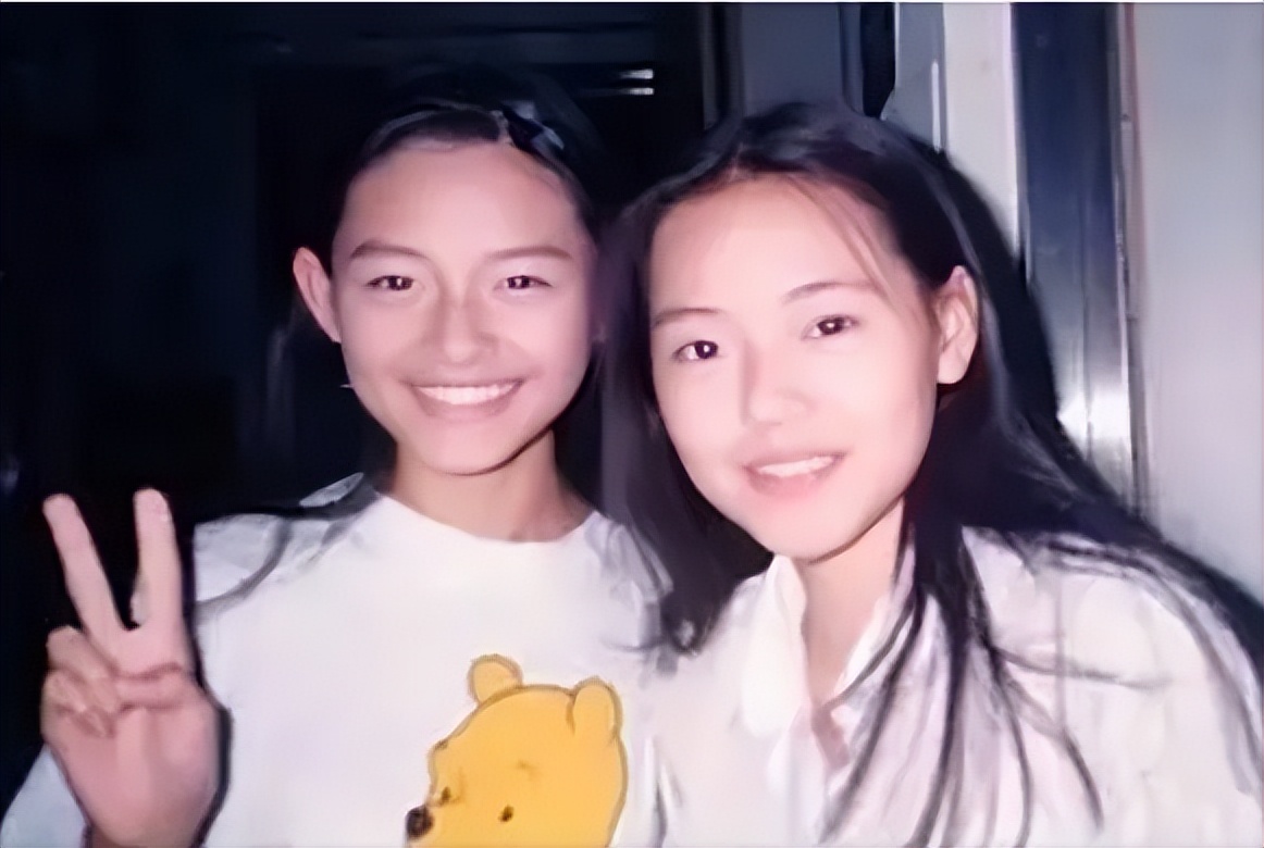 大s与外国人吻戏视频,大s三重奏恩爱