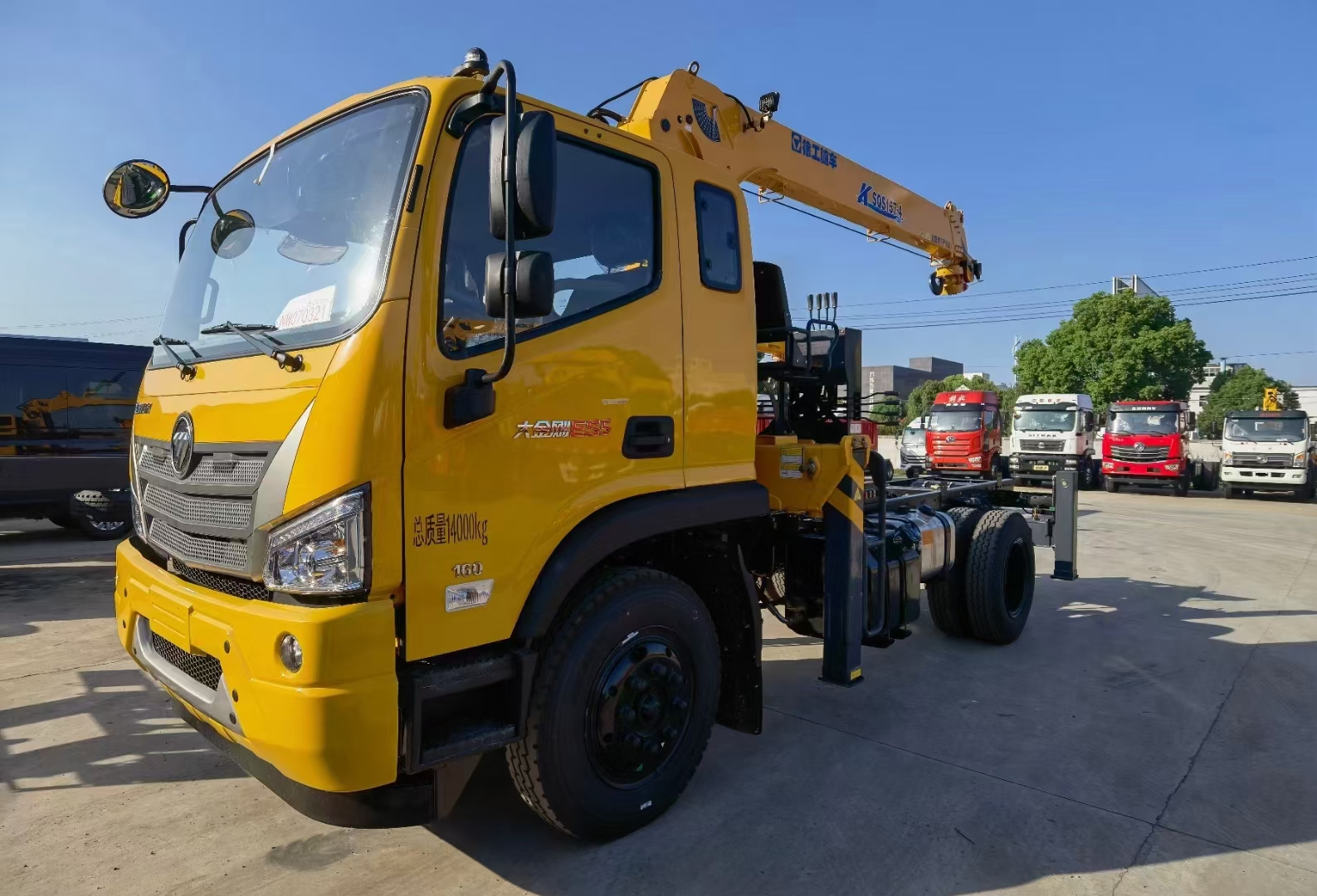 广西随车吊蓝牌价格,广西随车吊求购