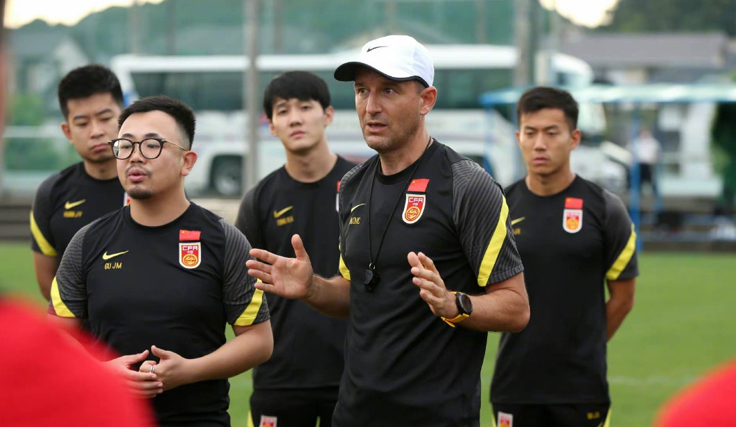 国足输给越南范志毅反应,国足爆冷输叙利亚范志毅点评