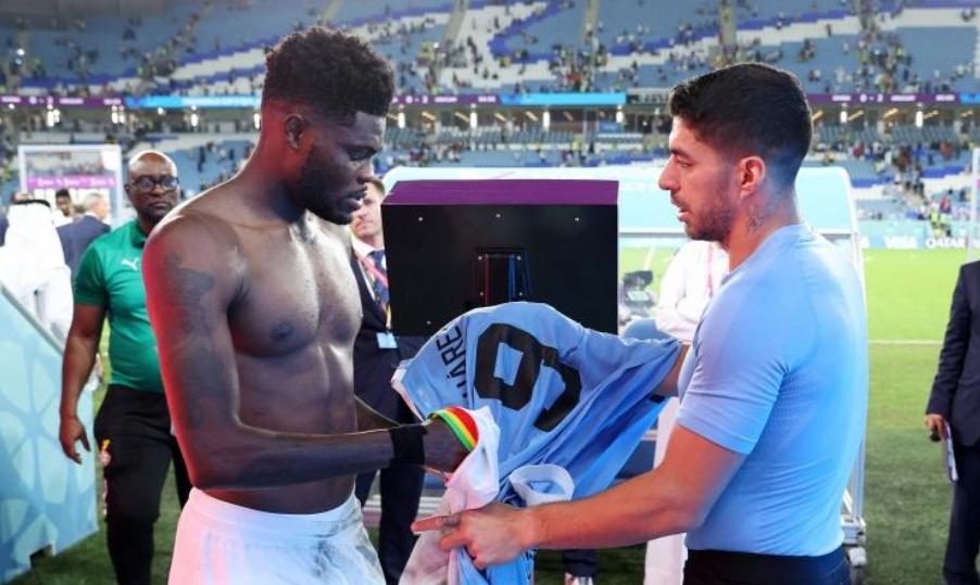 韩国球迷侮辱c罗照片,韩媒讥讽C罗替补