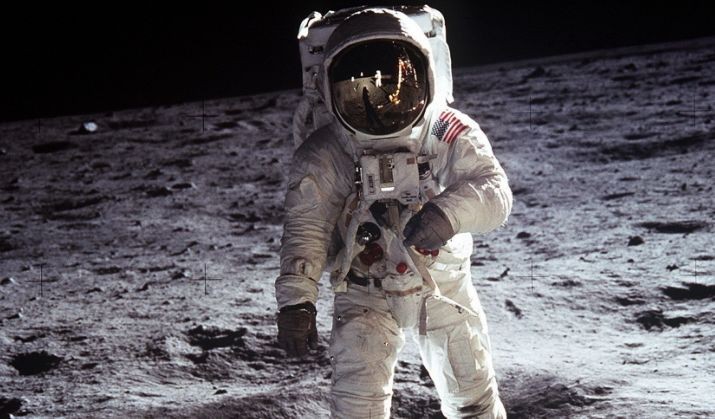 45亿年前的月球发生了什么,1961年登月发现月球有裂开的痕迹