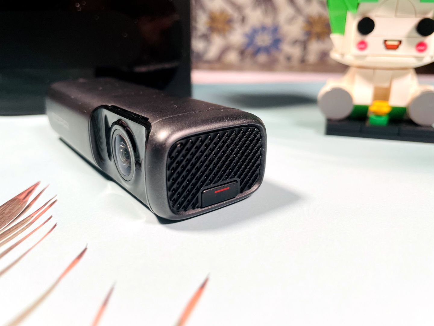 360g900和海康威视c8夜间行车对比,海康威视与360行车记录仪哪个更好