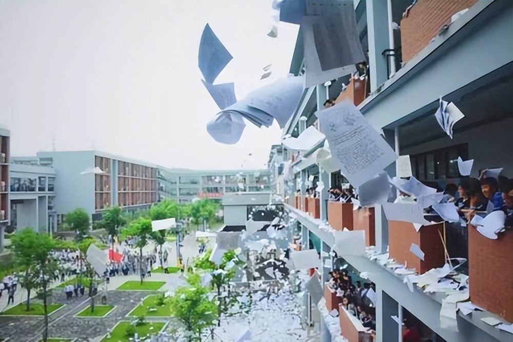 关注学生情绪及时进行心理疏导,学生内心脆弱心理疏导