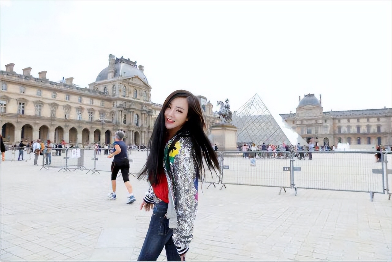 初瑞雪以需求出发做产品台江县方召镇各小学开展捐资助学活动