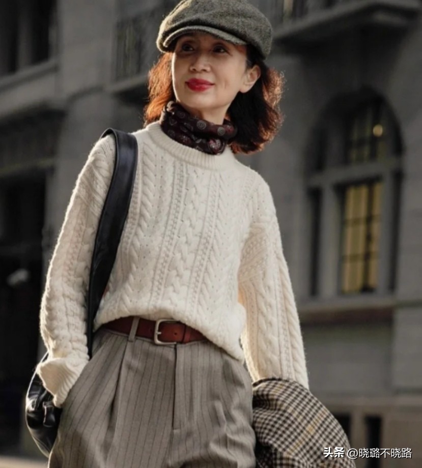 头发不要留黑长直也别留超短发,超短发不显老的烫发