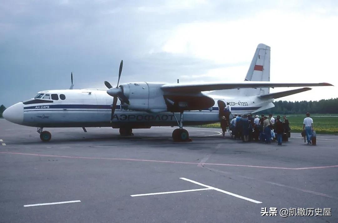 女子从4400米高空坠落奇迹生还,万米高空坠落的唯一幸存者