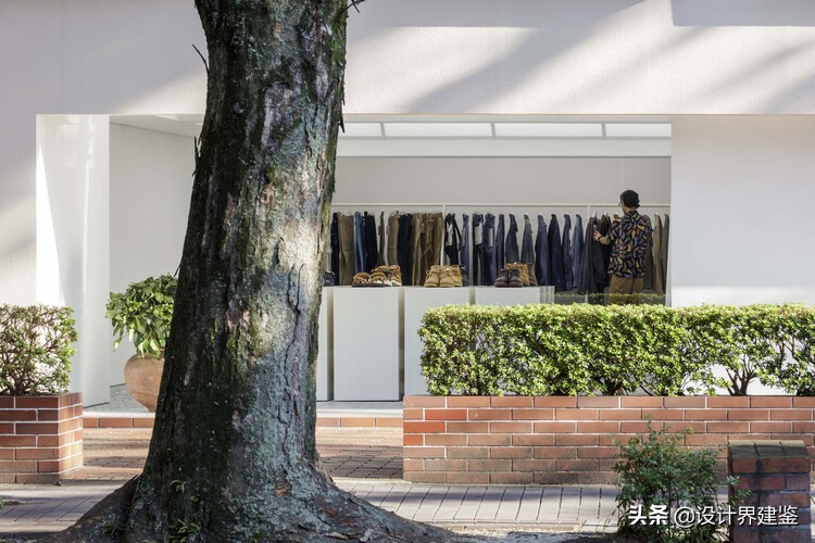 #设计鉴赏#——从展示橱窗到开放空间：商店展示柜的不同设计策略