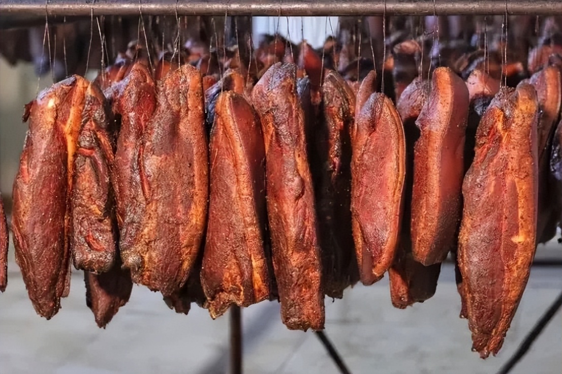 腌腊肉只放盐花椒白酒的做法,腌腊肉只用生抽